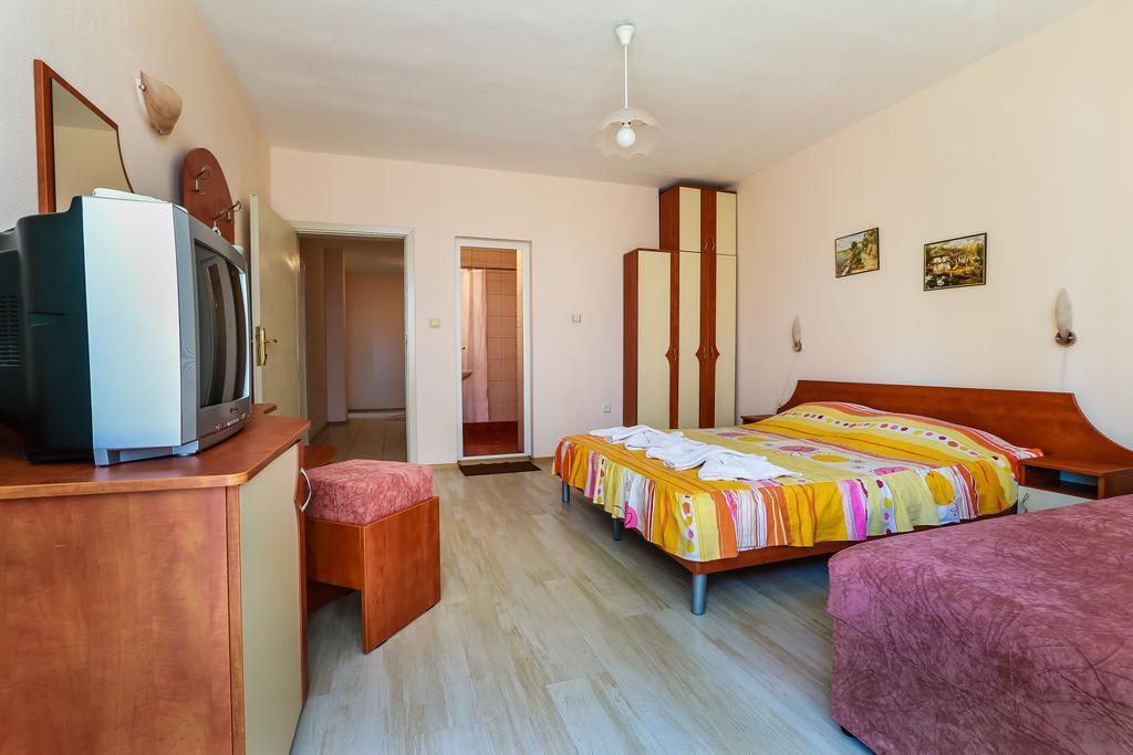 Guest House ,, Ekaterina Nessebar Extérieur photo